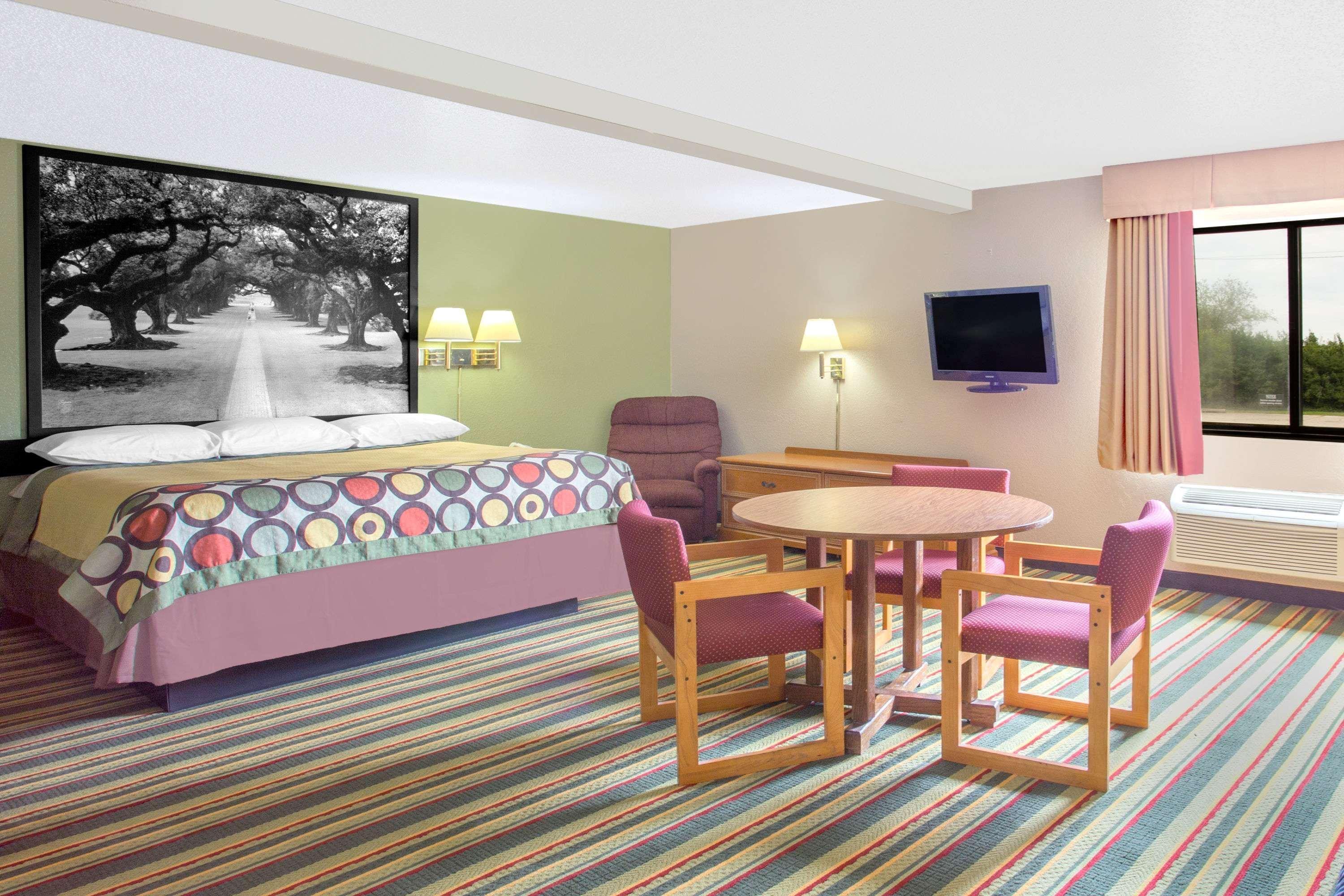 Super 8 By Wyndham Motel Champaign